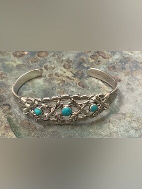 Vintage Navajo Sterling Silver Turquoise Arrow Cuff Bracelet